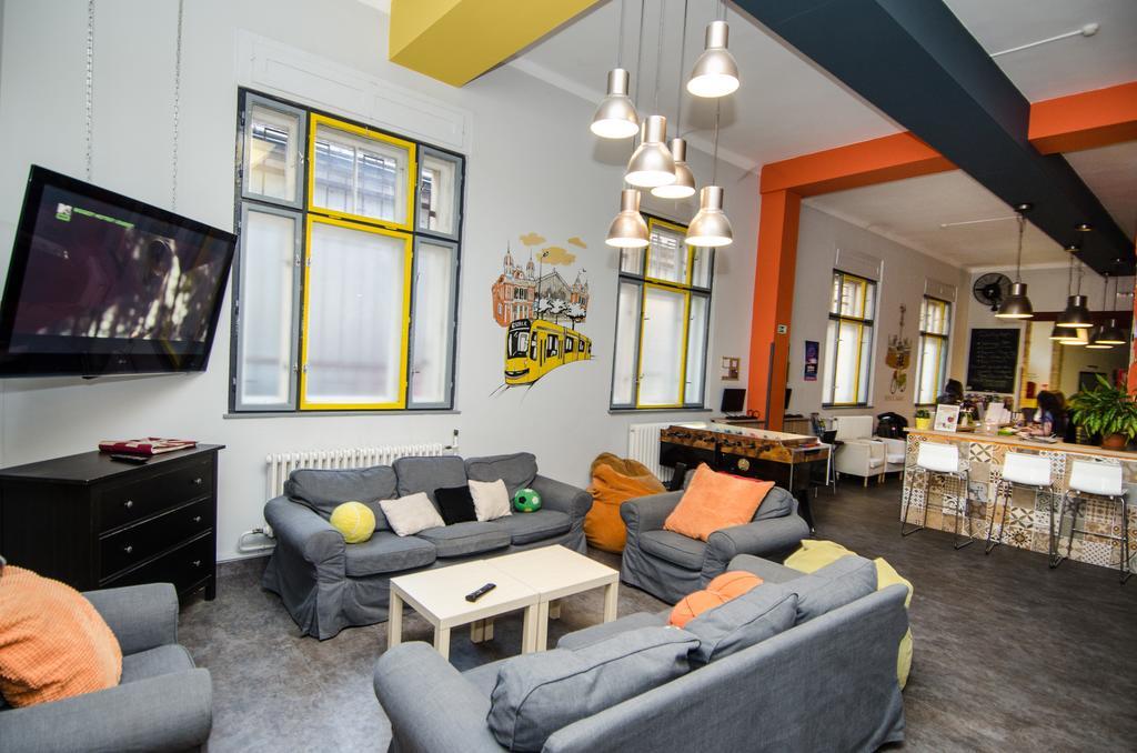 Goodmo House Hostel Будапеща Екстериор снимка